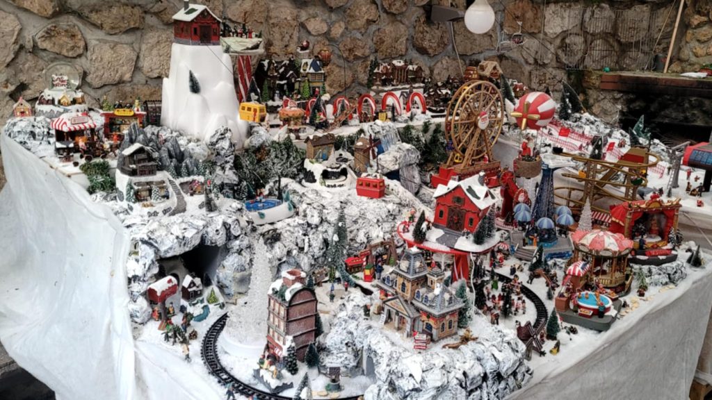 Près de Nice, un village de Noël gratuit fait rêver petits et grands 