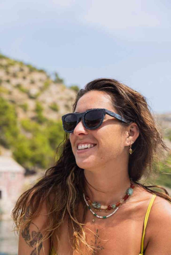 Des lunettes de soleil fabriquées à partir de combinaisons de plongée