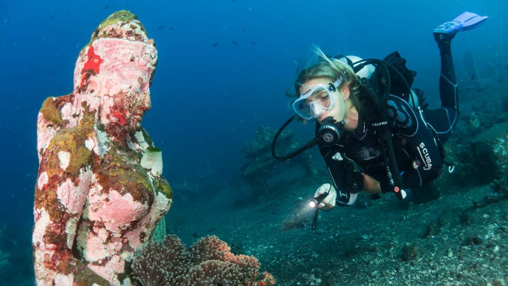 A Marseille, un club de plongée forme les personnes en situation de handicap