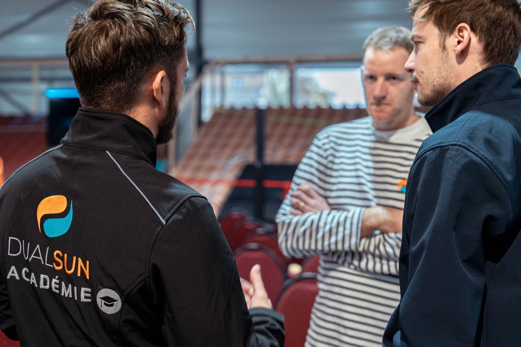 Lyon : la Dualsun Académie forme les professionnels du solaire