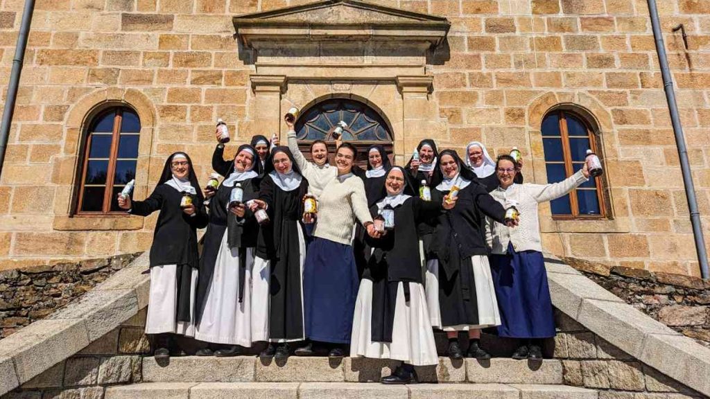 Ardèche : ces douze sœurs fabriquent des produits ménagers naturels
