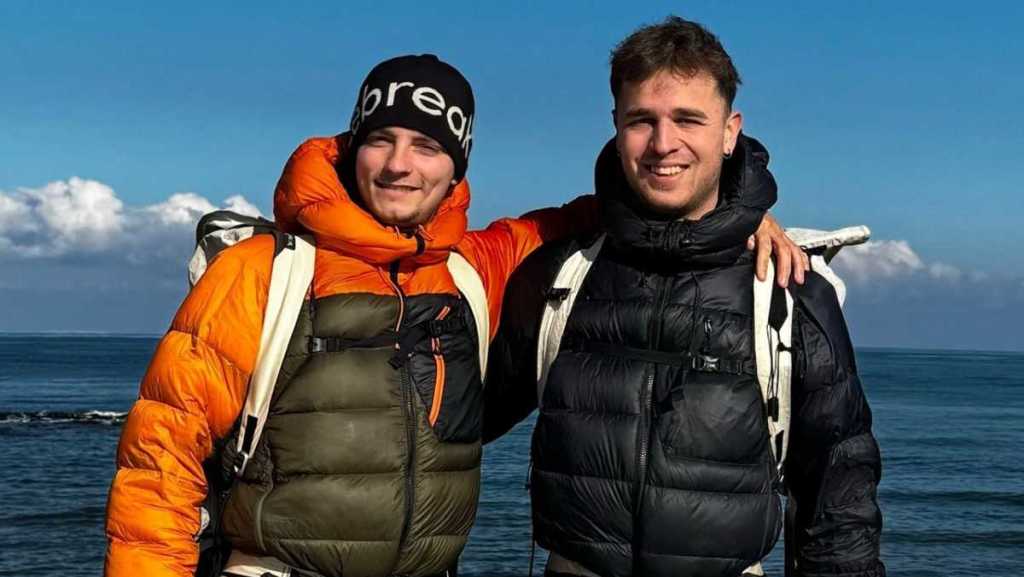 Deux amis partent pour un périple de deux ans à pied jusqu’en Chine