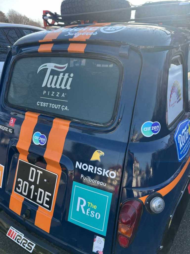 Aventure solidaire : sur les routes du 4L Trophy avec l’équipage 235