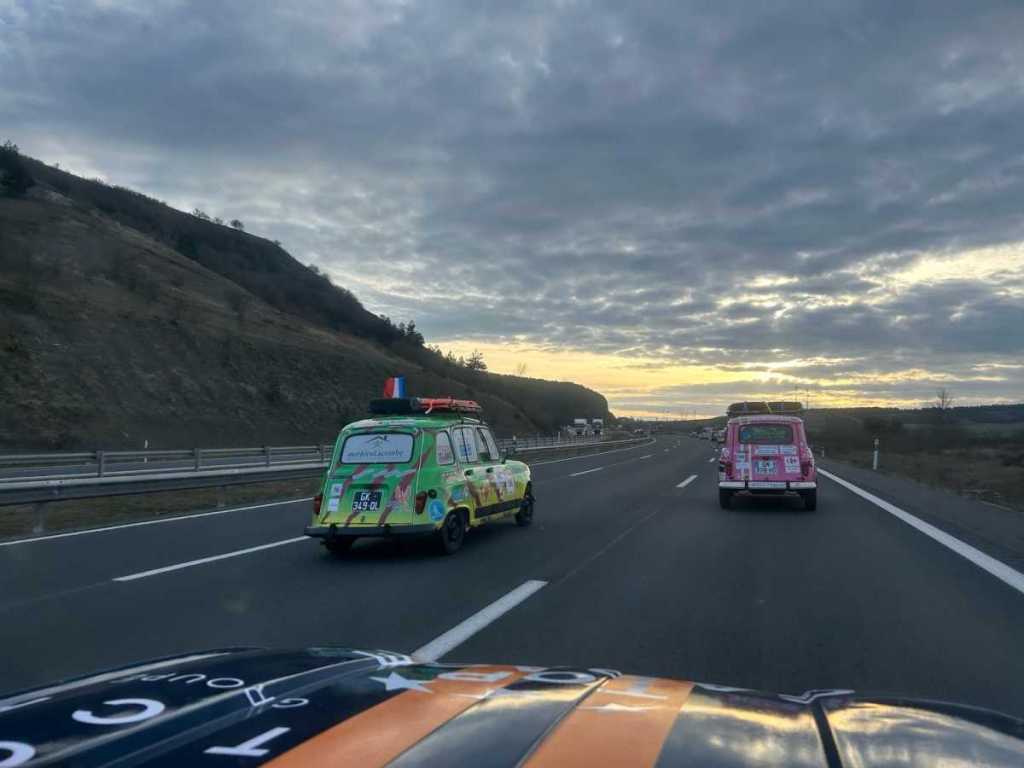 Aventure solidaire : sur les routes du 4L Trophy avec l’équipage 235