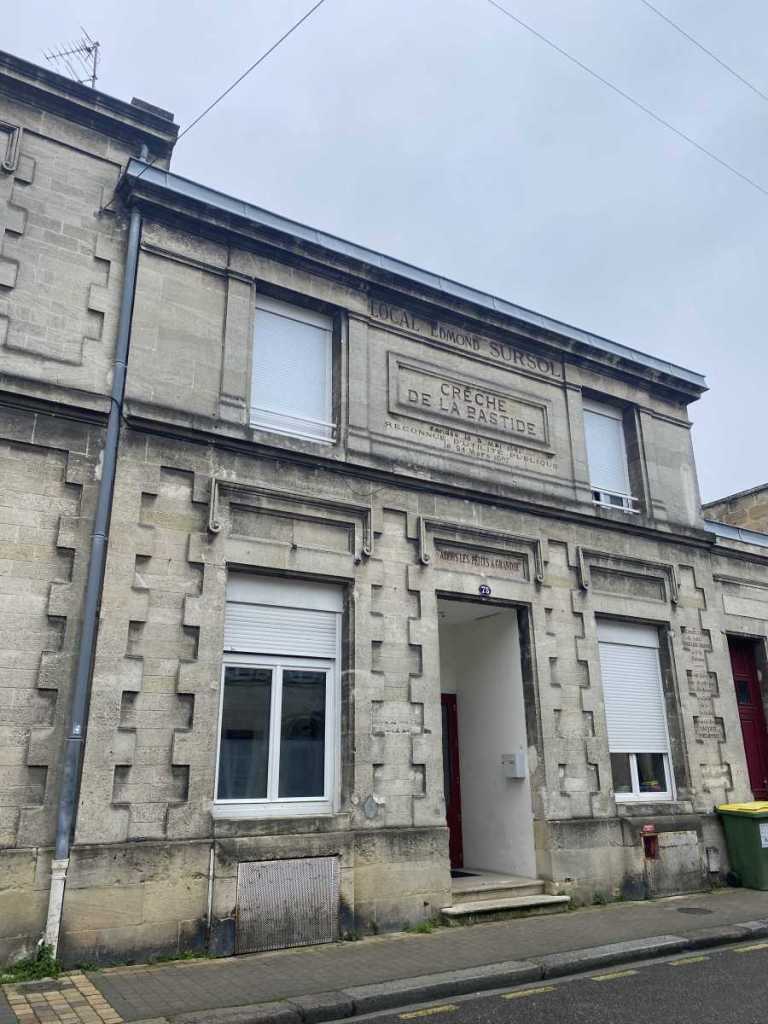 Balade urbaine dans un ancien quartier ouvrier à Bordeaux 