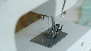 A Marseille, des pièces de mode faites du textile de l’événementiel