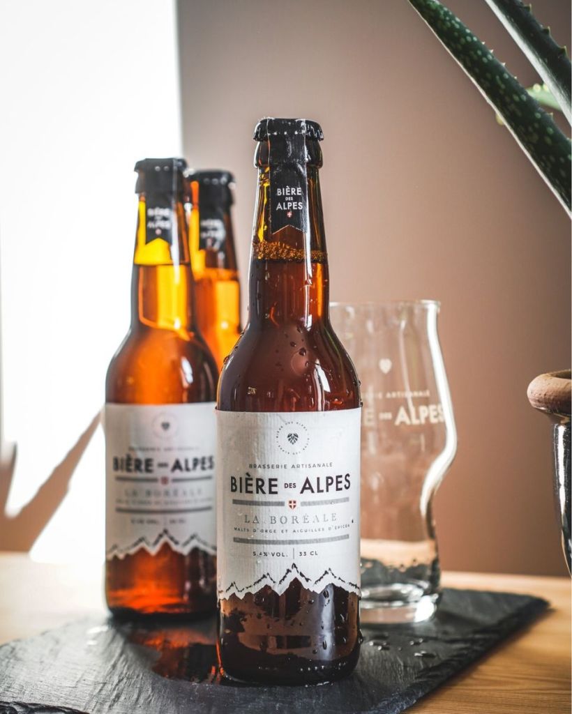 Alpes : La Boréale, une bière locale et responsable à base d’épicéa