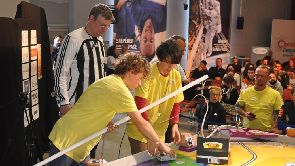 Des robots, du fun et des vocations : bienvenue à la Coupe de robotique junior