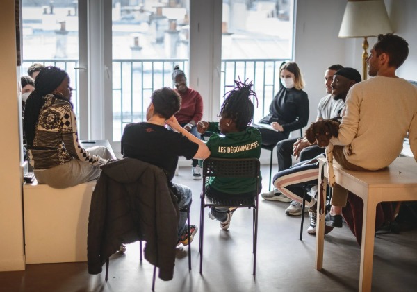 La Maison Escale : une aide aux jeunes LGBT+ fragilisés et précarisés