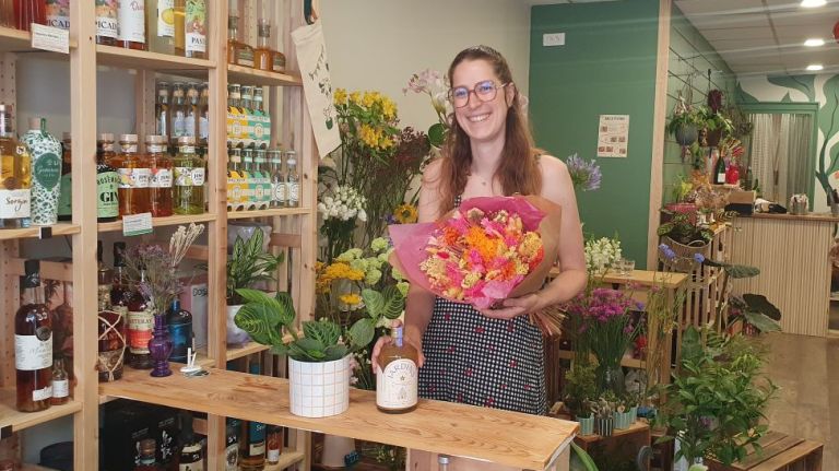 À Bordeaux, Vert et Verre dénote avec son concept original de fleuriste-caviste