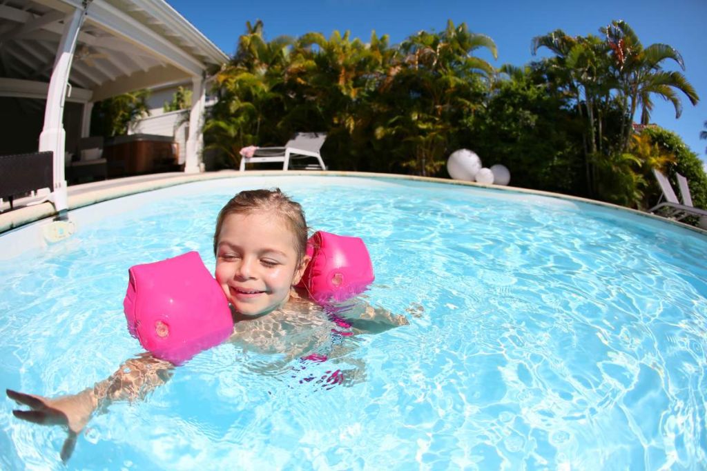 Bien s’équiper à la piscine : les bons réflexes pour nager en toute sécurité