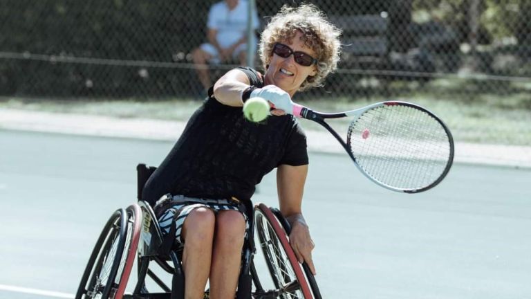En fauteuil roulant, Sophie va gravir l’Annapurna au Népal