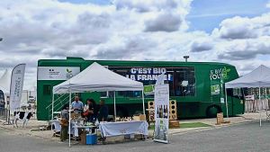 Le Bio Bus en tournée, c’est l’agriculture biologique par le rire et le jeu