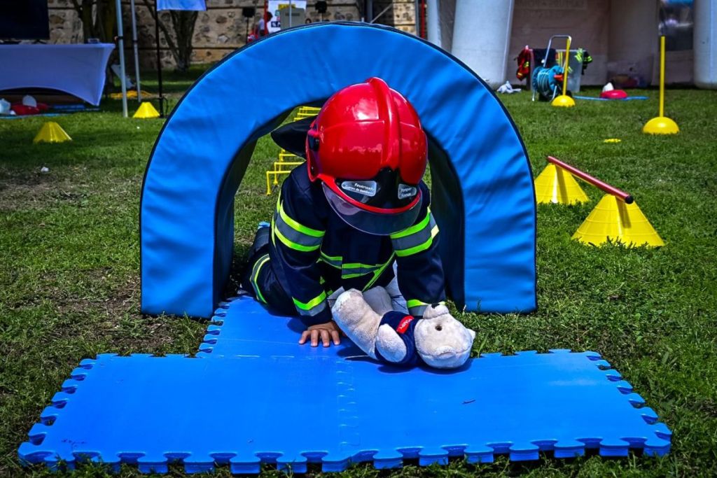 Les pompiers diffusent des messages de prévention dans des bonbons