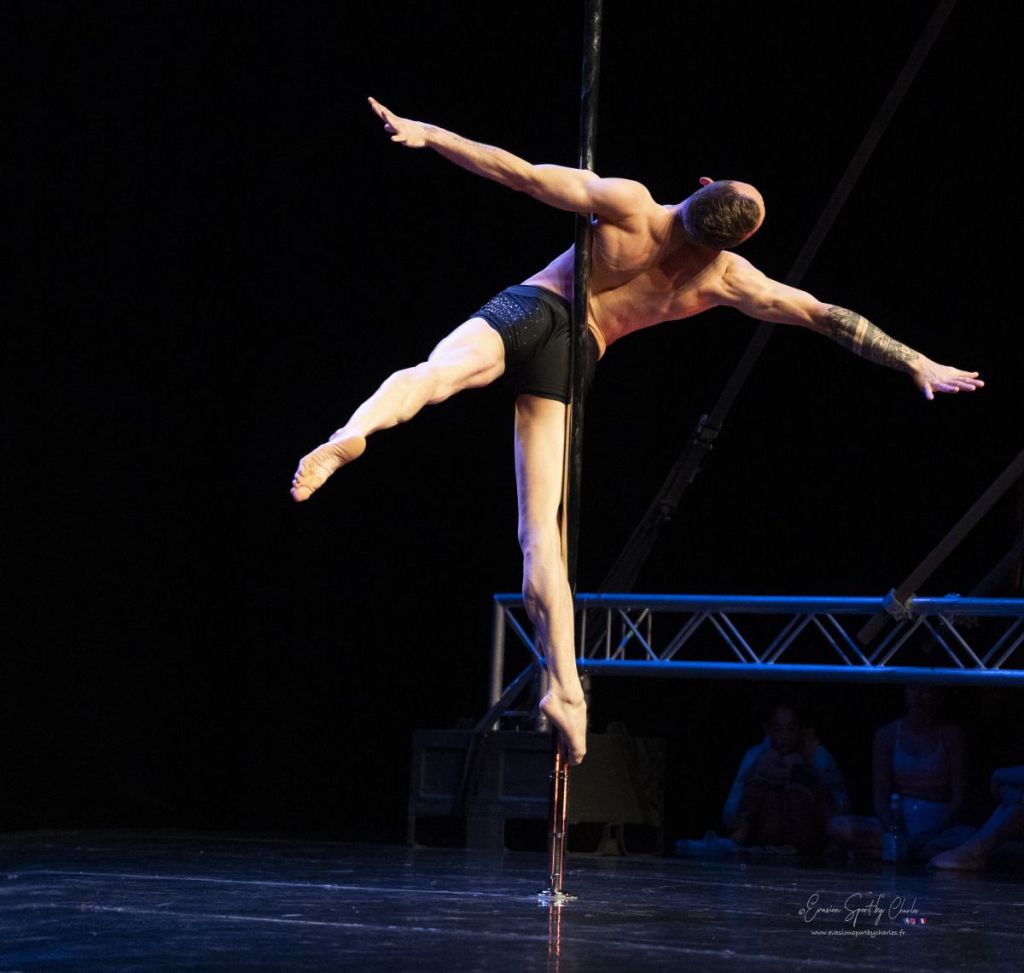 Rémi Robardet, champion de France de pôle dance sportive en amateur