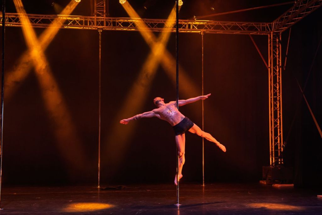 Rémi Robardet, champion de France de pôle dance sportive en amateur