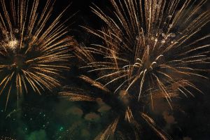 Feux d'artifice - crédit photo : grki via Adobe Stock