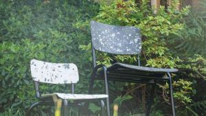 Hautes-Pyrénées : elle confectionne des chaises à partir de déchets plastiques