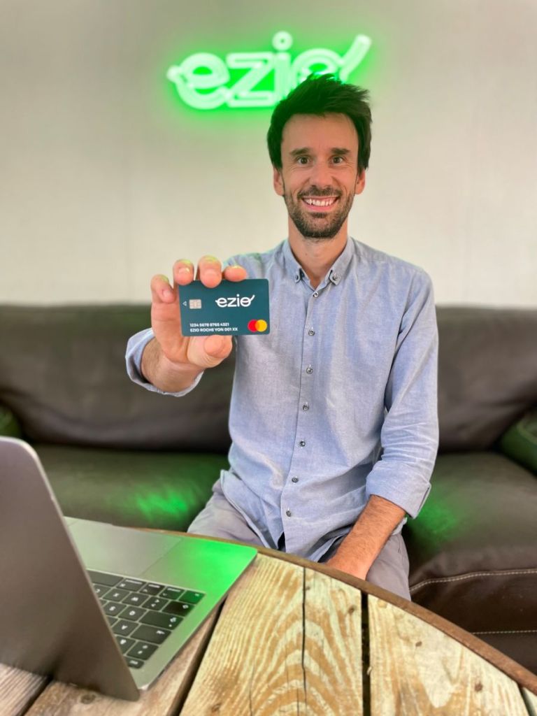 La carte de paiement Ezio souhaite alléger le quotidien des aidants