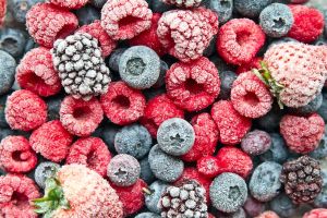 Frutis surgelés - crédit photo : Clickmanis via Adobe Stock