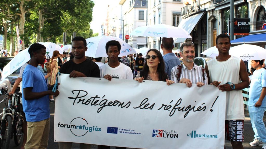 Lyon : la Marche des Parapluies met à l’honneur les réfugiés