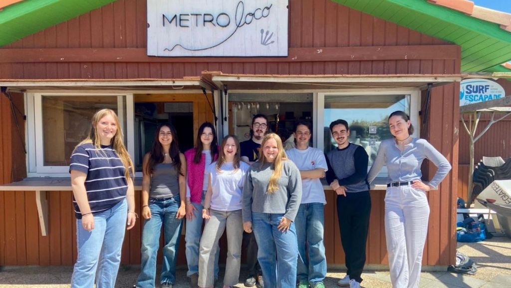 Landes : cette cabane de plage est un restaurant coopératif tenu par des jeunes
