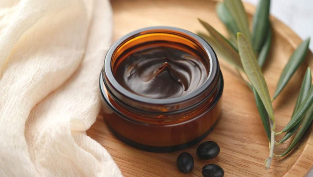 Les fans de soins naturels ne jurent plus que par lui : ce soin naturel redonne vie à la peau en quelques minutes