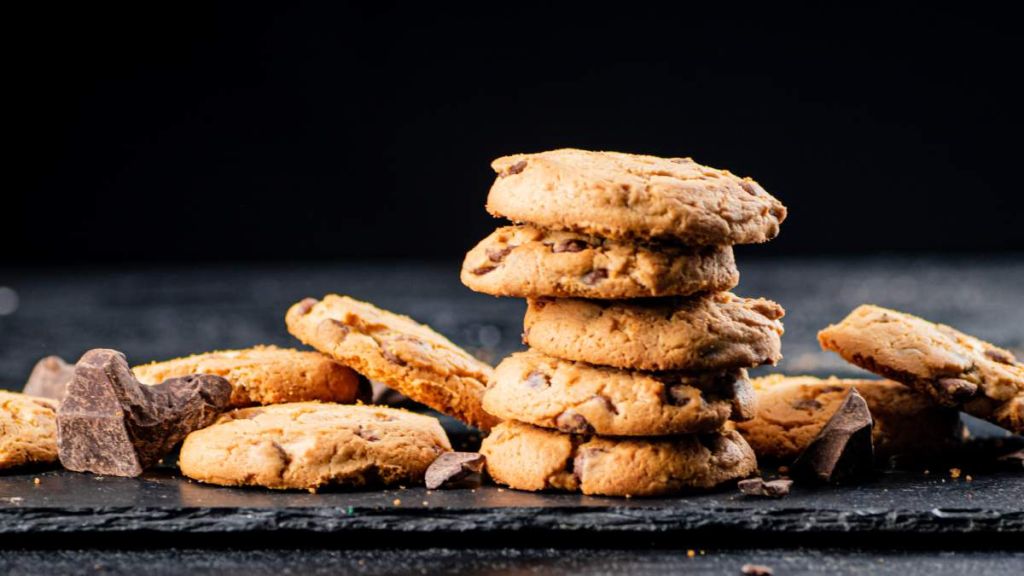 « Moelleux à cœur, croquant sur les bords » : la meilleure pâtissière du monde livre enfin le timing exact pour réussir des cookies comme jamais