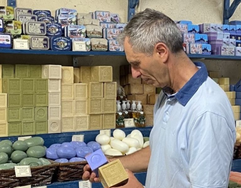 Serge dirige l’une des dernières véritables savonneries de Marseille