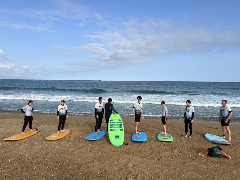 Surf dans les Landes : une immersion bien-être au bord de l’océan