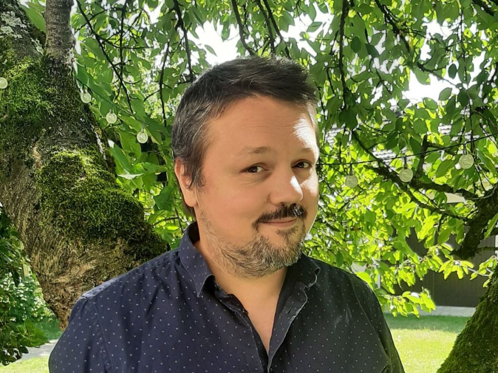 Hypnose : un voyage intérieur accessible à tous avec Guirec Renault