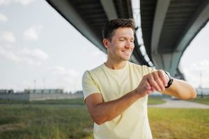 Ce délicieux frisson d’avant : quand l’attente du bonheur nous procure déjà du plaisir