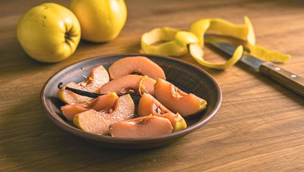 Ce fruit oublié des vergers redevient la star de l’automne grâce à cette méthode qui le rend incroyablement fondant