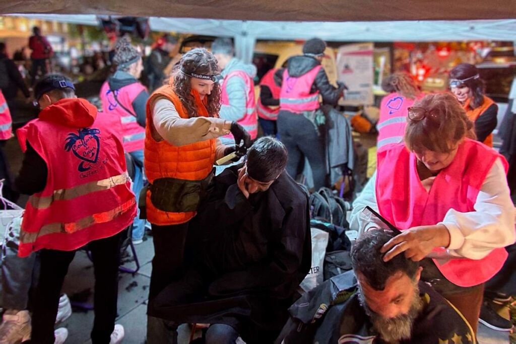 En maraude avec l’association Coiffure du Cœur à Paris