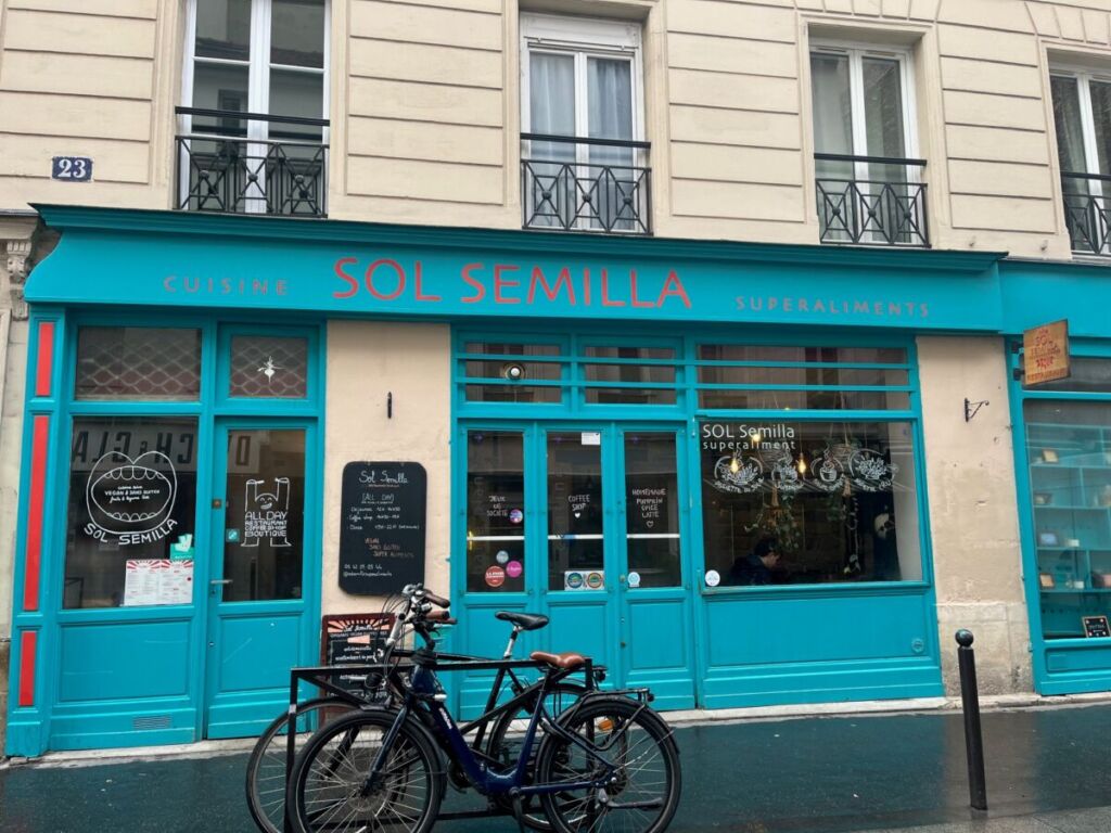 Super aliments à Paris : Sol Semilla booste l’énergie près du canal