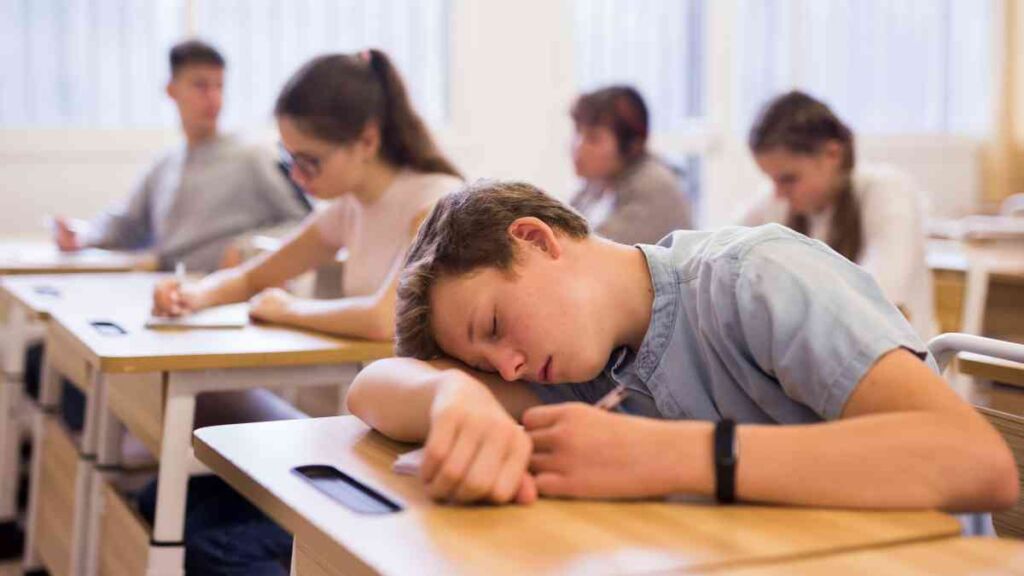 Les ados ne dorment pas assez : comment les aider à dormir plus ?