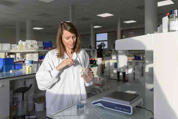 La Rochelle : À la découverte de l’usine de cosmétiques bio de Léa Nature