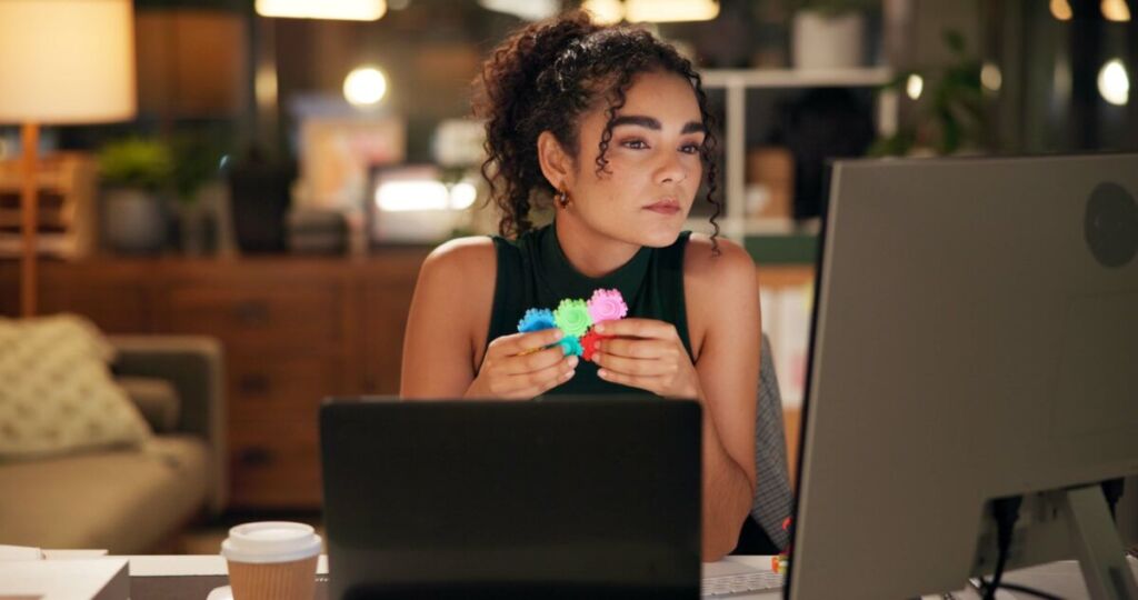 TDAH chez les adultes : comprendre les symptômes et solutions