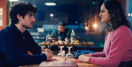 Photo tirée d'une scène du film L'Innocent de et avec Louis Garrel et Noémie Merlant.