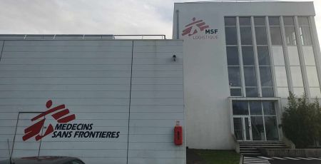 Le bâtiment logistique de Médecins sans Frontière en Gironde
