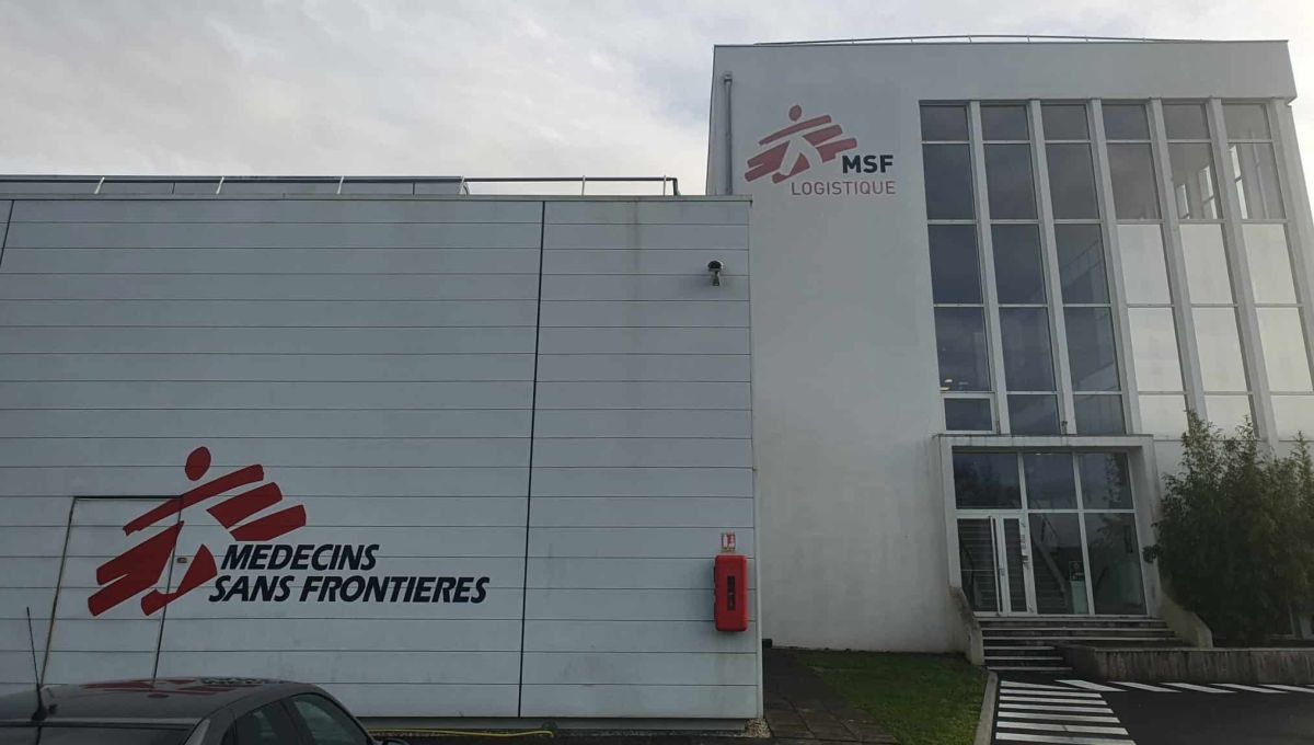 Le bâtiment logistique de Médecins sans Frontière en Gironde