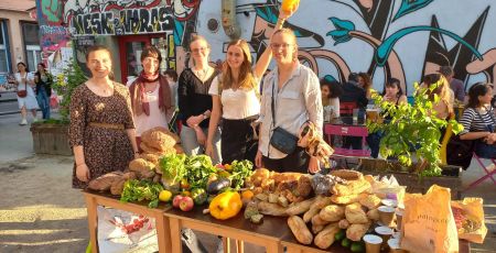 Lyon : Les Éco-Charlie à la rescousse des invendus alimentaires