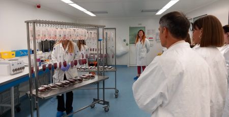 L'Etablissement français du Sang Nouvelle-Aquitaine à Bordeaux accueille du public dans ses coulisses