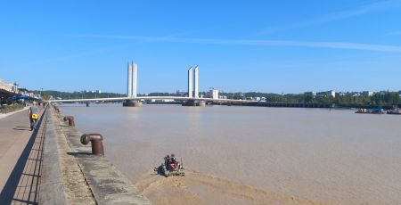 le fleuve Garonne à Bordeaux