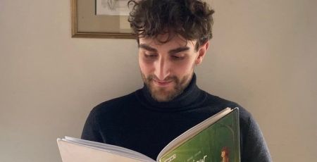 Hugo et son livre inspirant.