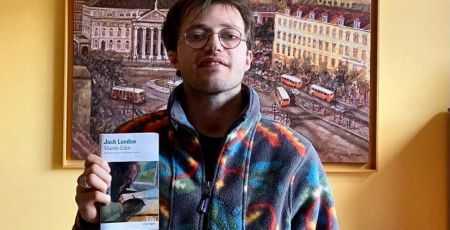 Thomas et son livre inspirant.