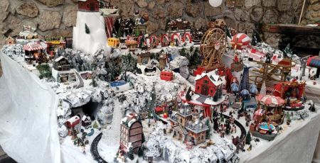 Le village de Noël d'Emmanuel Delaplace à Nice peut se visiter gratuitement.