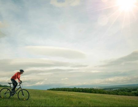 Un couple en plein voyage culinaire à vélo de Lyon à Osaka