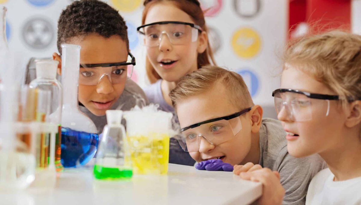 Selon Jeanne Thalie Deprince, vulgarisatrice scientifique et animatrice d'atelier, les enfants sont souvent plus réceptifs que les adultes