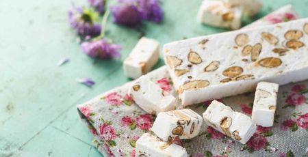 Du nougat de Montélimar.